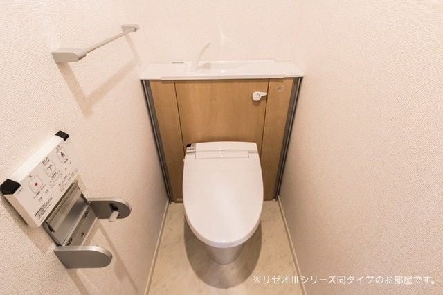 エレガンテのトイレ|ウォシュレット付トイレ。