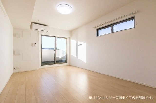 エレガンテの居間・リビング|広めの居室です。