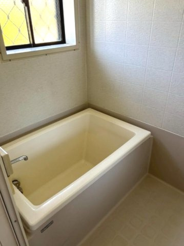 いすみ市大原台　平家中古戸建の浴室|西武グリーンタウン分譲地 敷地約108坪 2LDK平屋 自然豊かな分譲地内  