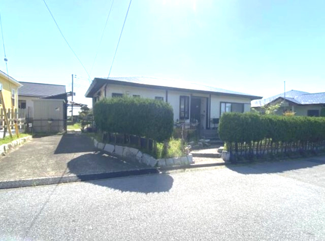 いすみ市大原台　平家中古戸建の駐車場|西武グリーンタウン分譲地 敷地約108坪 2LDK平屋 自然豊かな分譲地内  
