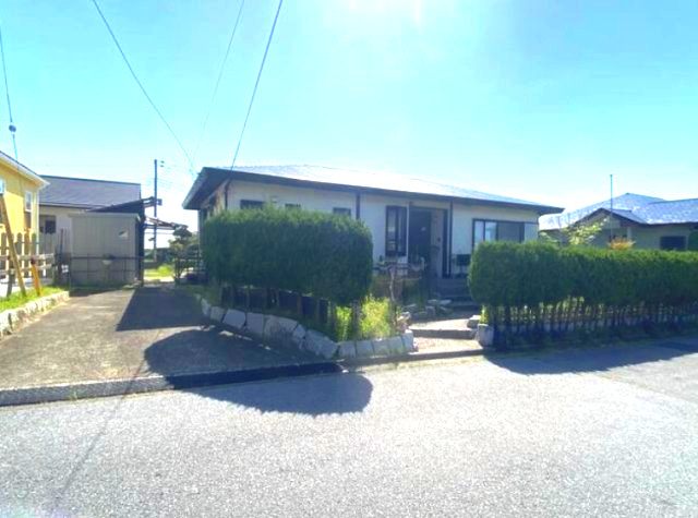 いすみ市大原台　平家中古戸建の駐車場|西武グリーンタウン分譲地 敷地約108坪 2LDK平屋 自然豊かな分譲地内  