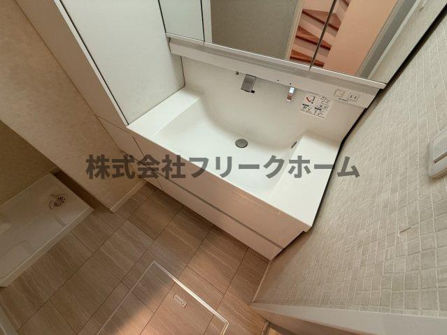 杉並区善福寺２丁目の一戸建ての洗面所