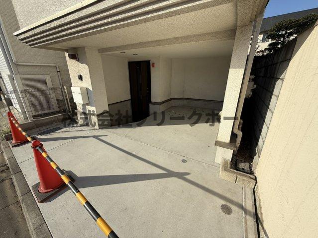 杉並区善福寺２丁目の一戸建ての駐車場