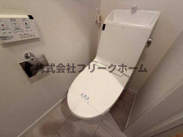 杉並区善福寺２丁目の一戸建てのトイレ