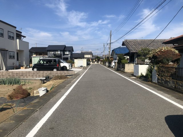 伊勢崎市除ヶ町の前面道路含む現地写真