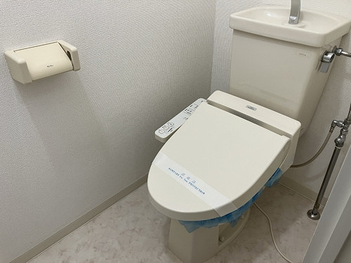 レジデンス船橋のトイレ|温水洗浄便座付のトイレ　※同タイプ別部屋2025年2月撮影