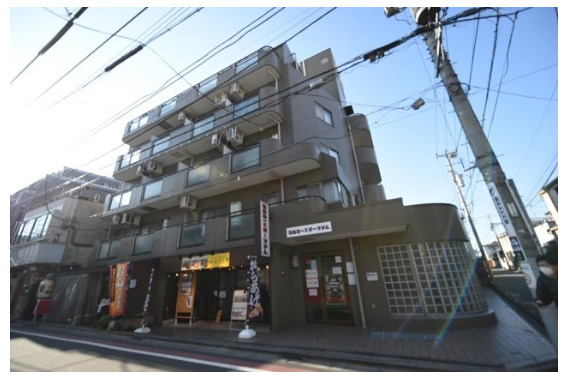 サンパレス松庵の外観