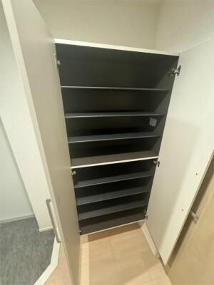 石見ビルの収納