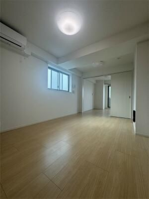 石見ビルの寝室