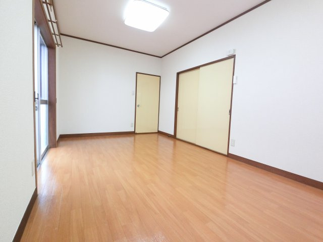 【居間・リビング】 | 立沢台ニュータウン貸家