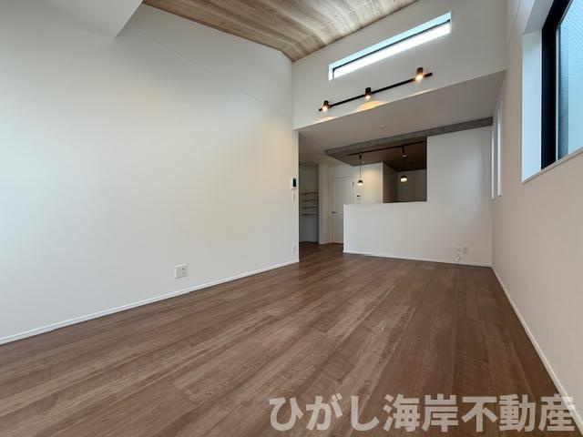 茅ヶ崎市南湖5丁目　新築戸建　全1棟の居間・リビング|18.5帖　LDK