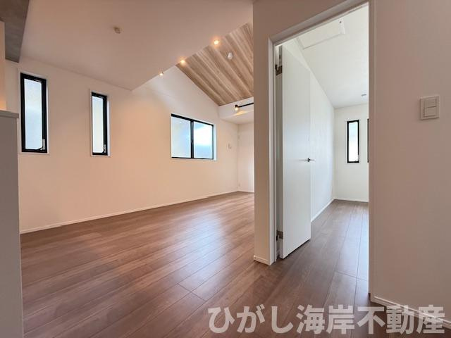 茅ヶ崎市南湖5丁目　新築戸建　全1棟のダイニング|18.5帖　LDK