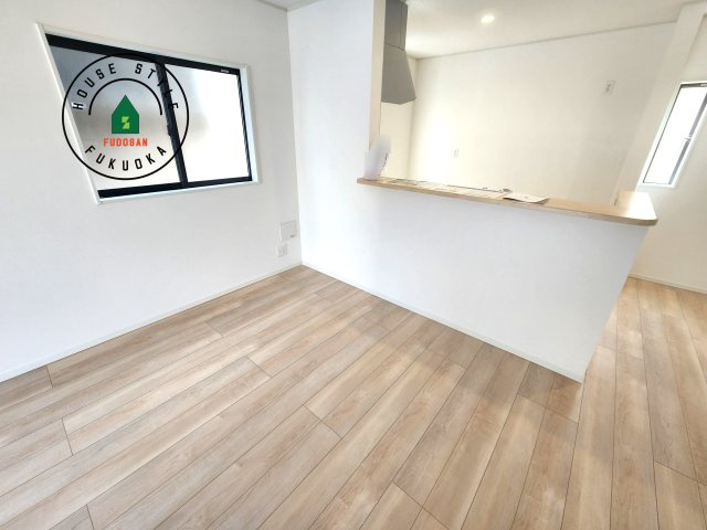 糟屋郡須恵町上須惠第4-2棟（2号棟）の内観：施工例|ダイニングとリビングのメリハリが付けやすい空間設計になっています。