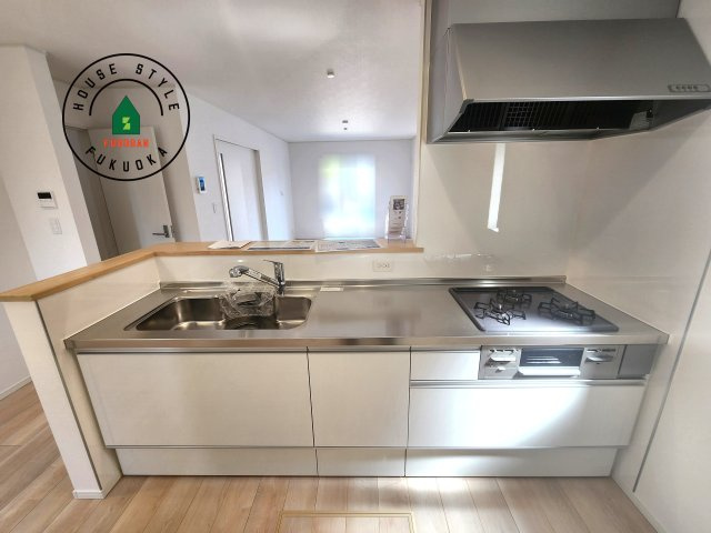 糟屋郡須恵町上須惠第4-2棟（2号棟）の内観：施工例|忙しい朝でも家族揃って食事をしたいゆとりあるダイニングスペース。