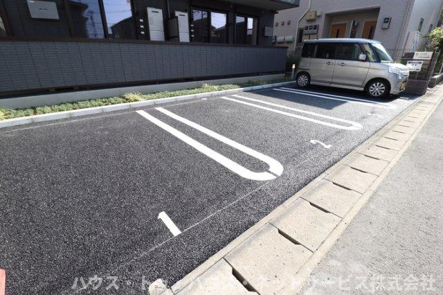 フェリシアの駐車場