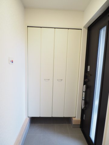 【玄関】 | Cradle garden　桑折町桑島第２　２号棟 | ★内覧予約で新米4kg★