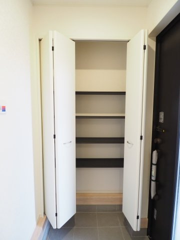 【玄関】 | Cradle garden　桑折町桑島第２　２号棟 | ★内覧予約で新米4kg★