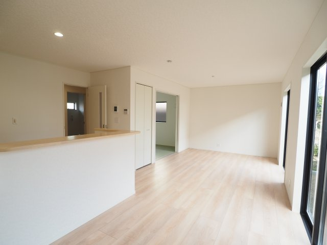 【居間・リビング】 | Cradle garden　桑折町桑島第２　２号棟 | ★内覧予約で新米4kg★