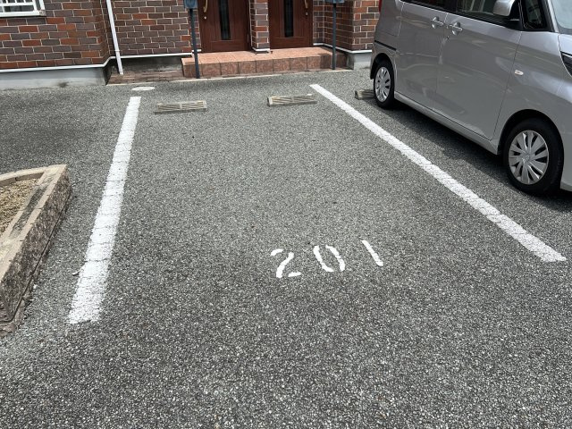 シエナフローラⅡ番館の駐車場