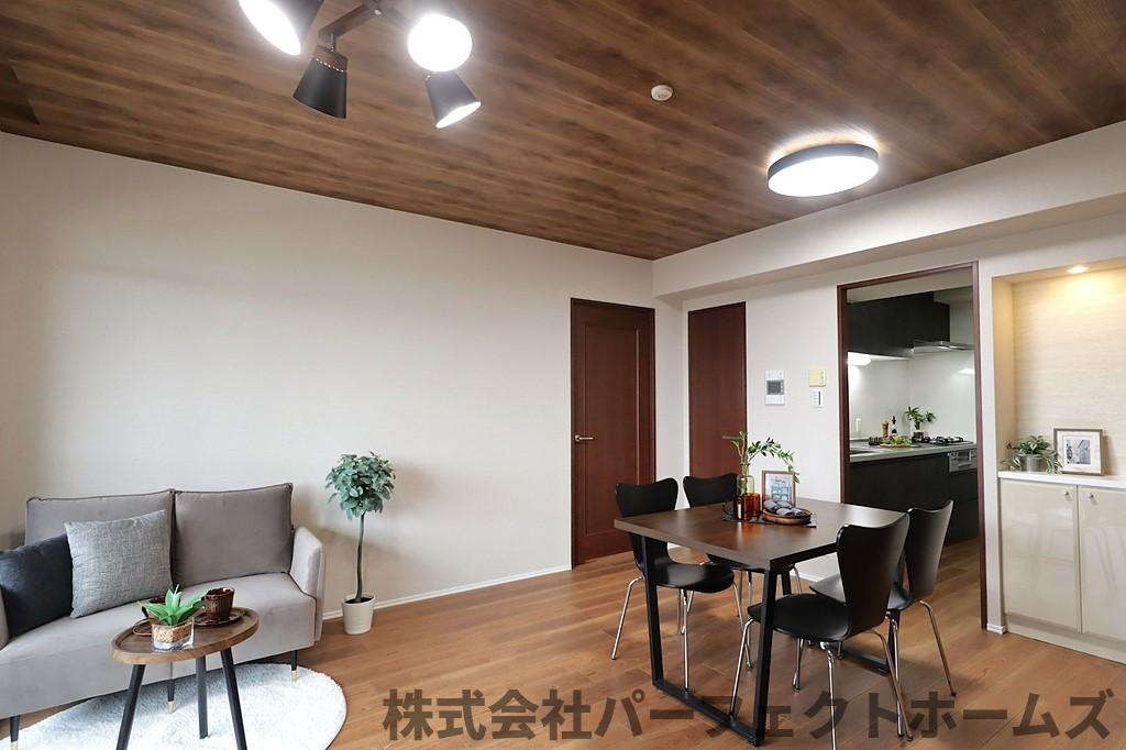 メロディーハイム香里ヶ丘ツインビューアルテアタワーの居間・リビング|リビングです