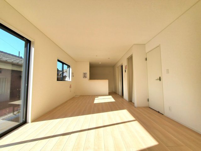 北葛飾郡松伏町　　大字松伏　新築戸建　全1棟の居間・リビング|施工例です