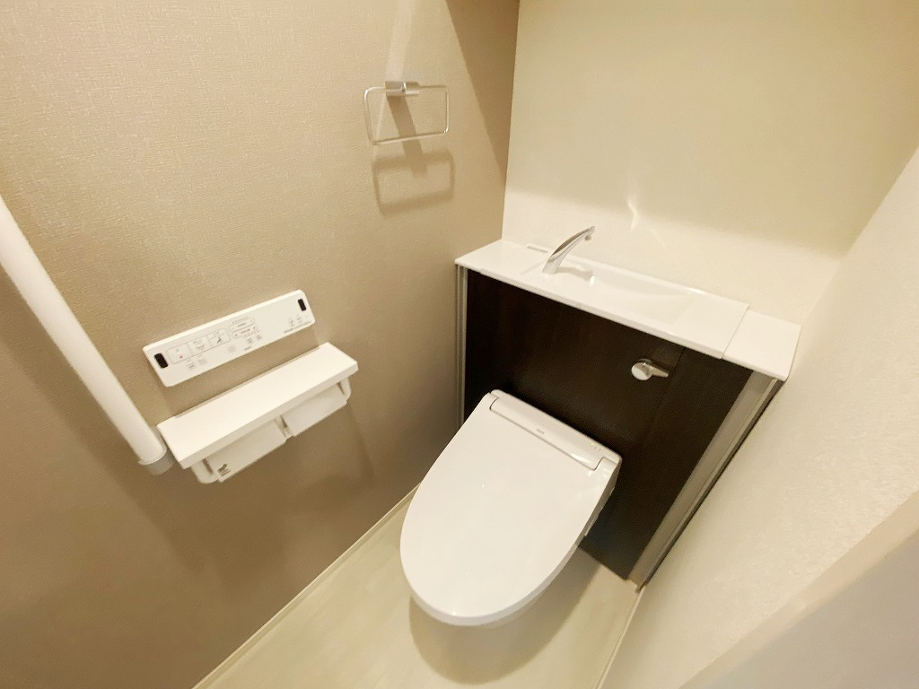 シャノワールのトイレ|別号室の参考写真です。