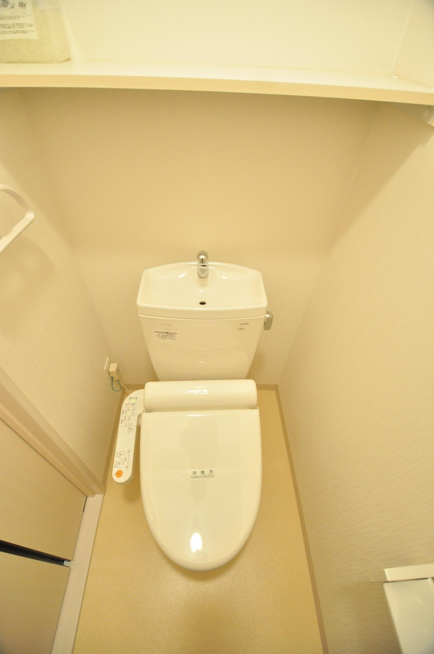 大阪市都島区高倉町１丁目の賃貸マンションのトイレ