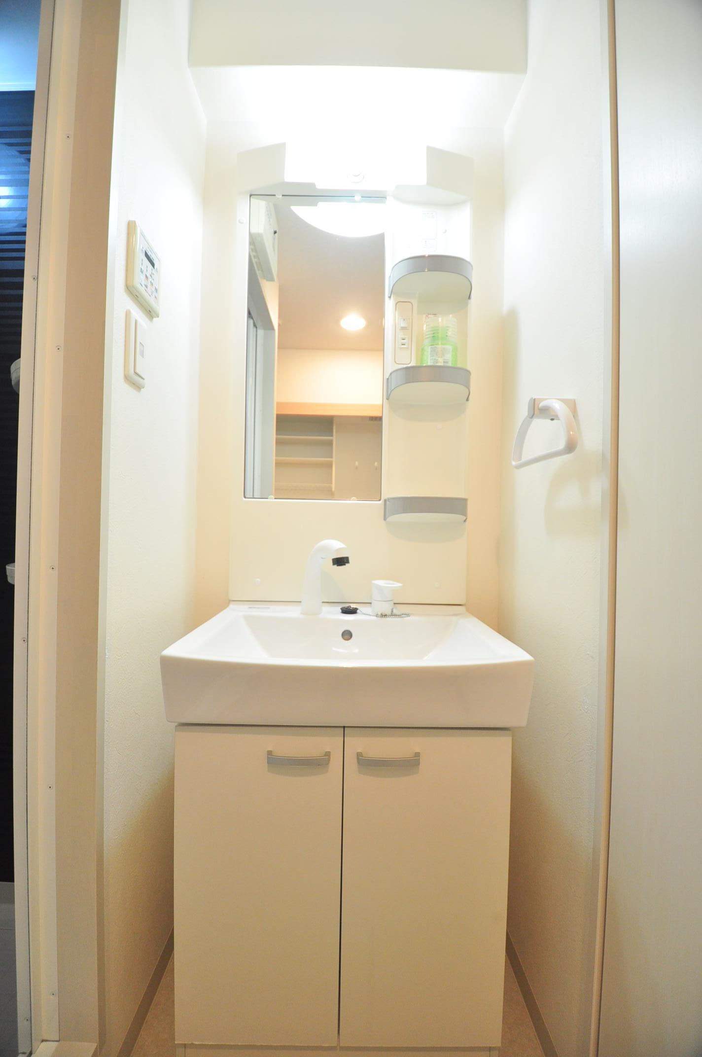 大阪市都島区高倉町１丁目の賃貸マンションの洗面所