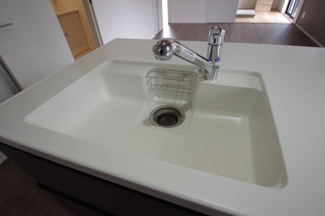 【キッチン】 | 【仲介手数料無料！！】稲城市若葉台１丁目　新築戸建て（全4棟）2号棟　5249万円 | 浄水器付き水栓