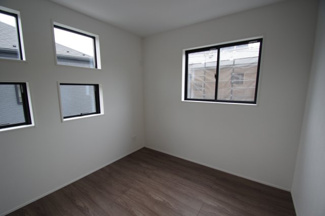 【洋室】 | 【仲介手数料無料！！】稲城市若葉台１丁目　新築戸建て（全4棟）2号棟　5249万円 | 洋室4.5帖