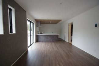 【居間・リビング】 | 【仲介手数料無料！！】稲城市若葉台１丁目　新築戸建て（全4棟）2号棟　5249万円