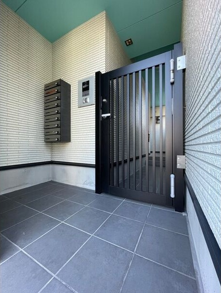 アラウンドスカイのエントランス|建物の内部です