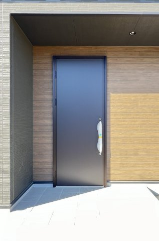 大和高田市大字西坊城全３区画　2号地の玄関|スタイリッシュな玄関です