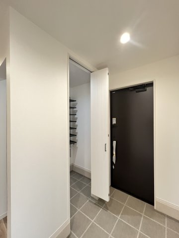 大和高田市大字西坊城全３区画　2号地の洋室|寝室８帖　ウォークインクローゼット付き