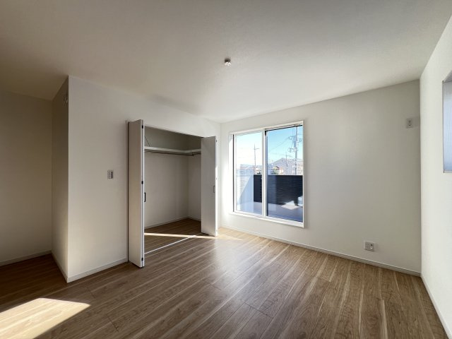 大和高田市大字西坊城全３区画　2号地の洋室|洋室5.2帖　クローゼット付き