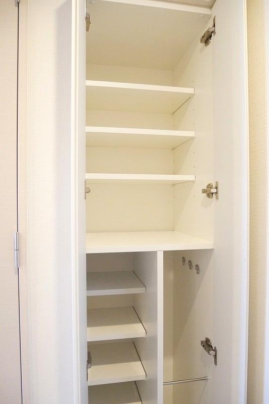 新宿区西落合４丁目の賃貸マンションの収納