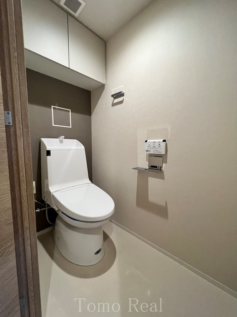 ザ・レジデンス赤坂檜町のトイレ|別住戸の写真です