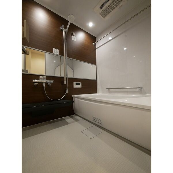 ウィスティリア豊橋の浴室