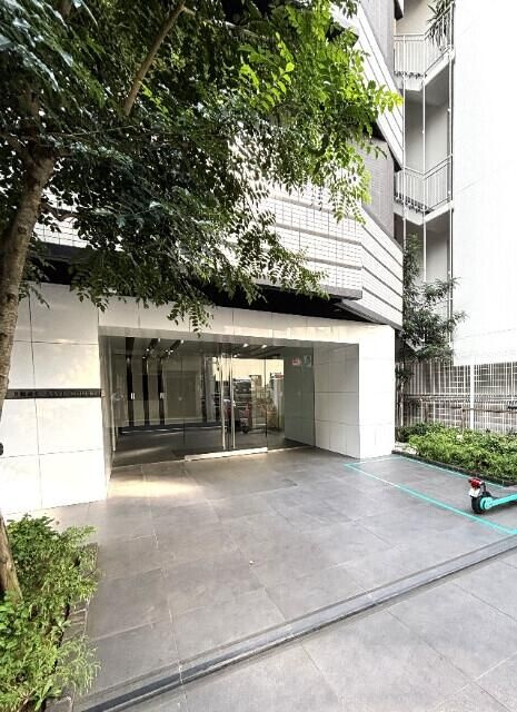 グランドコンシェルジュ新御徒町アジールコートのエントランス