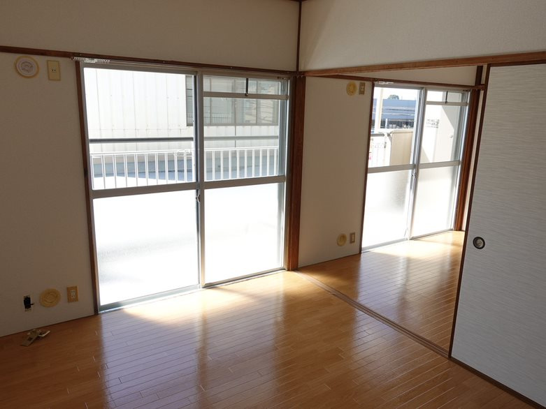 山本ビルの居間・リビング|おしゃれなリビングです※同タイプのお部屋になります。