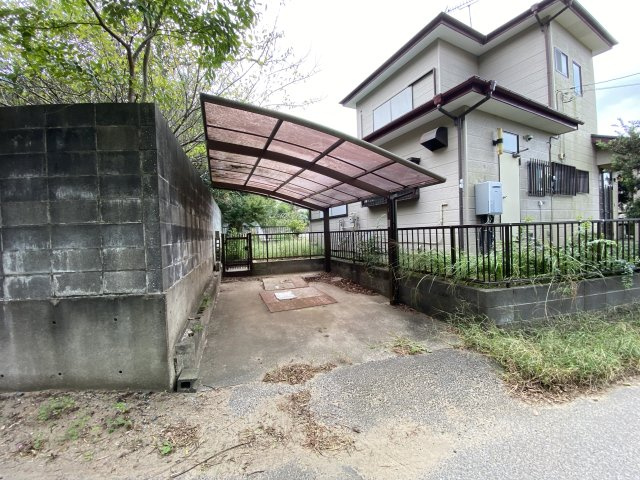 茂原市清水中古戸建の駐車場