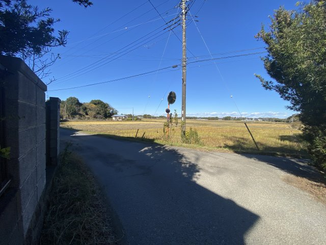茂原市清水中古戸建の前面道路含む現地写真