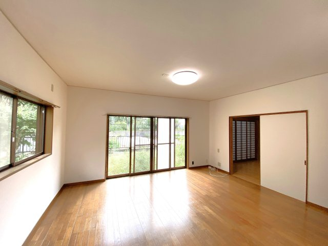 茂原市清水中古戸建の居間・リビング
