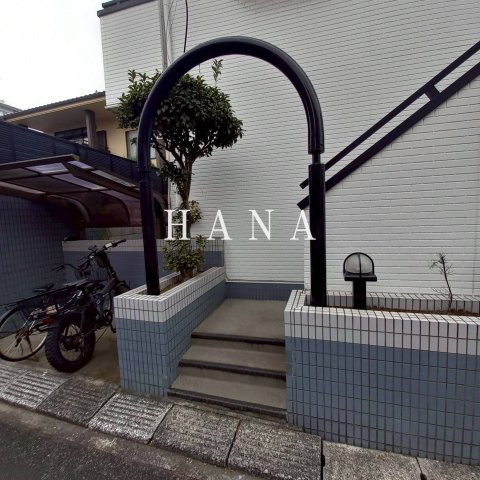 ロックフィールド末広のエントランス