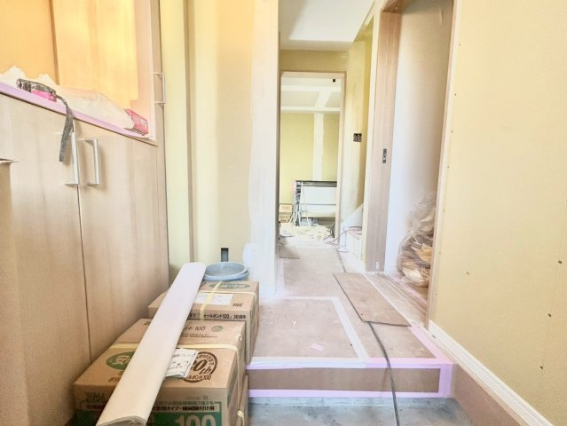 墨田区墨田5丁目　新築戸建　全2棟の玄関|2025.12.04撮影

現地ご見学希望・資料請求などお気軽にお問い合わせ下さい！
03-5990-5201