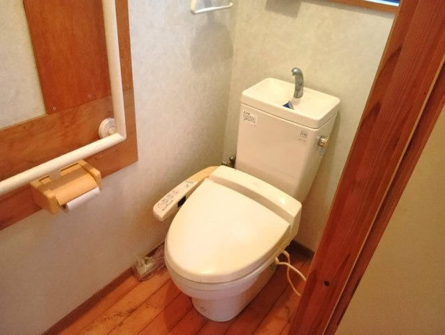 宇城市松橋町曲野の中古一戸建のトイレ