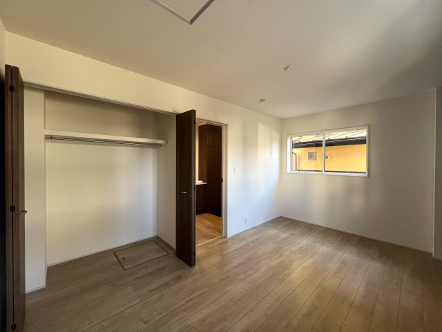 秘密基地どころか憩いの場所に！畳ロフトがGOOD！な【泉区上飯田町新築戸建】の洋室