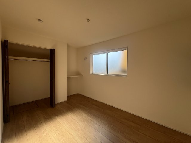 秘密基地どころか憩いの場所に！畳ロフトがGOOD！な【泉区上飯田町新築戸建】の洋室