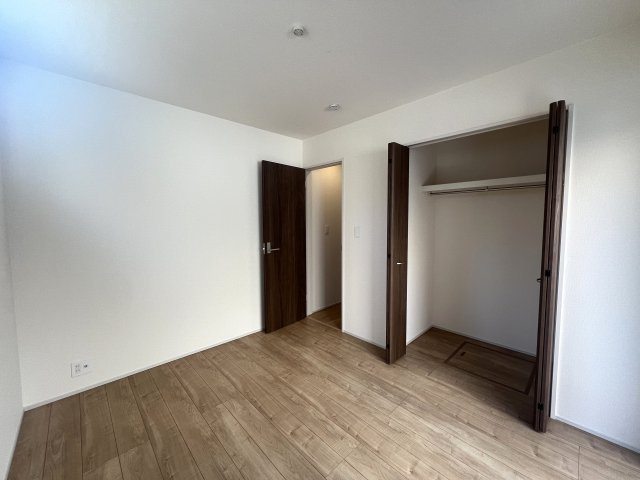 秘密基地どころか憩いの場所に！畳ロフトがGOOD！な【泉区上飯田町新築戸建】の洋室