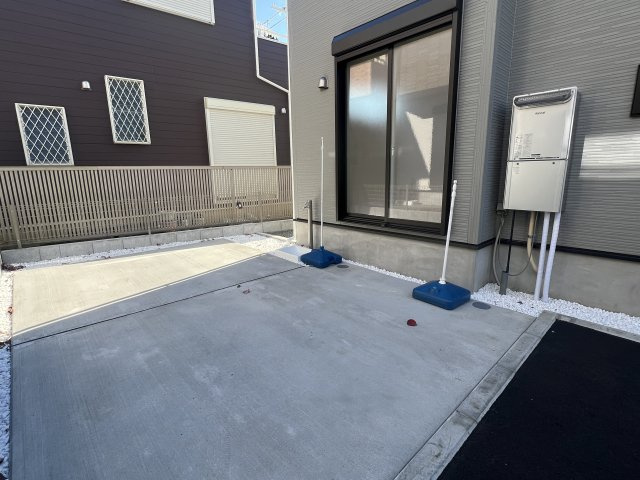 秘密基地どころか憩いの場所に！畳ロフトがGOOD！な【泉区上飯田町新築戸建】の駐車場